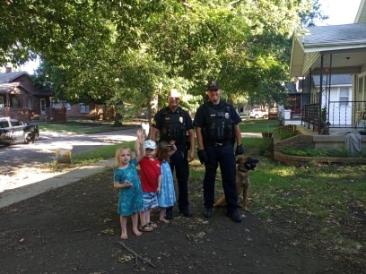 WichitaPolice's tweet photo. A citizen shared this photo with us! The kids got to meet one of our K-9s! It's always nice to mingle with our community, especially with our youth. #WPDcares https://t.co/lblUuogBtv