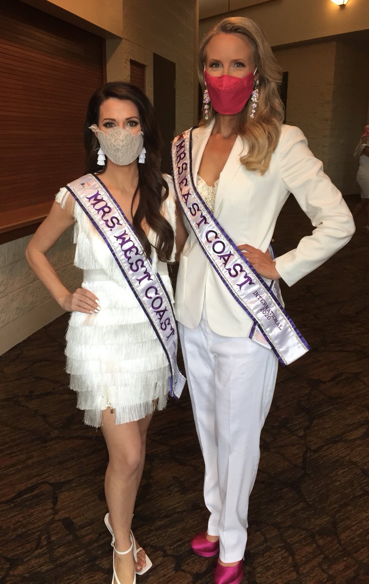 CoastMrs's tweet photo. Networking and creating friendships with women leaders from all over the world at the Wine and Wedges at the MeadowView Resort and Conference Center.
#MrsIntl2020 #IntlPageants
#MrsInternational
#FollowYourHeartEC https://t.co/Xmy519aapn