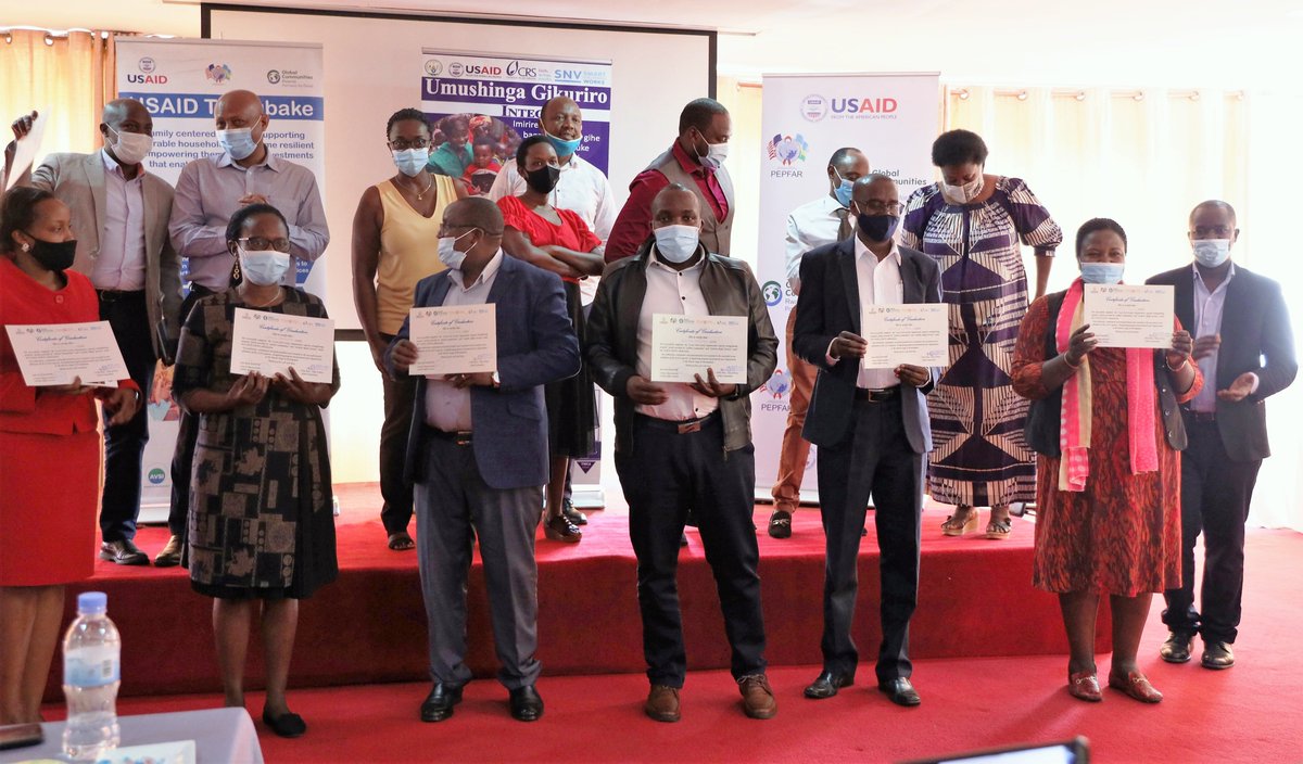 CaritasRwanda's tweet image. Graduation ceremony of LCSOs which implemented the USAID funded GIKURIRO and TWIYUBAKE programs 2015-2020. Caritas Rwanda among today’s graduates 

#CRS
#SNV
#Globalcommunities