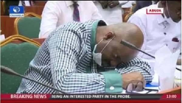 yungmulerta's tweet photo. This is Nigeria anything is possible. .. Just faint if you can't explain how
#layconicons #IAmQualified #10YearsOneDirection https://t.co/9ABnNbQozw