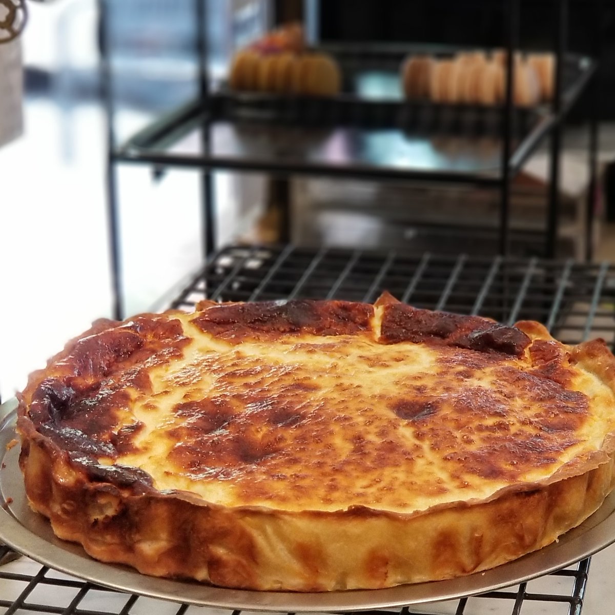 MissMadeleine1's tweet photo. What is your favorite Quiche? without wanting to influence you, our ham and cheese has just come out of the oven...😁
#quicherecipe #quiches #frenchquiches #hamandcheese #spinachandmushrooms #leekandcheese #4cheeses #aspargus #goatcheese #lunch https://t.co/B7uJAupUlv