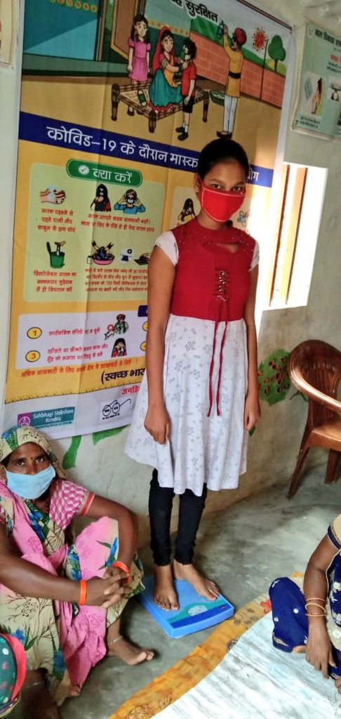 Sahbhagi_Vns's tweet photo. The #fightagainstcoronavirus continues. Our team members facilitating to conduct a safe #VHND for the community members & promoting local leadership in #awarenessgeneration under HRDP @HDFCBankCSR.
@CMOfficeUP @dgpup @MotisinghU @dmvaranasi2016 @NusratHDFCBank @AshimaHDFCBank https://t.co/6xF5DmAChh