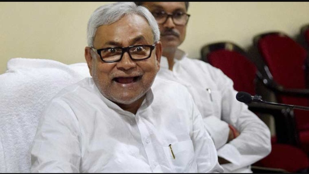 TejYadav14's tweet photo. हाँ! मैं ..नीतीश.....कुमार हूँ।

झूठे आंकड़े का बड़ा बाजार हूँ
बिहार के माथे पर कलंक का आकार हूँ।
मरती जनता की लाश पर सवार हूँ
आपदा में छिप जाने वाला कायर गद्दार हूँ।
हाँ! मैं.. नीतीश.....कुमार हूँ।
👇 https://t.co/icaFqNtRCw