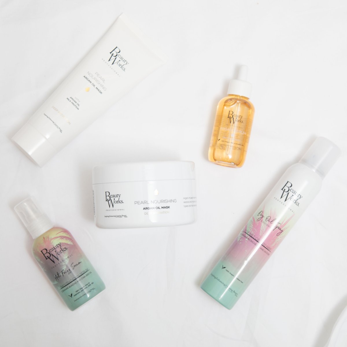 beauty_works's tweet photo. 💖 𝗪𝗜𝗡 💖 we're giving away a haircare bundle 𝘄𝗼𝗿𝘁𝗵 £𝟭𝟬𝟬 😍🙌 ⁣⁣⁣⁣​ 

To enter: ⁣⁣⁣⁣
1. 𝘓𝘐𝘒𝘌 + RETWEET this post 💕
2. 𝐅𝐎𝐋𝐋𝐎𝐖 @beauty_works (we check!) 🙋‍♀️ ⁣

Winner will be announced on 27/7/20. Good luck babe!

#beautyworks #win #giveaway https://t.co/tfrnUGN0Kz