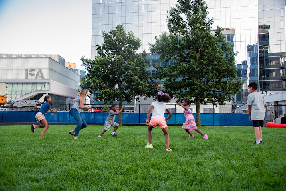 CLF's tweet image. KNOW YOUR RIGHTS to public space along Boston's waterfront! Join our virtual teach-in next week to learn about how to reclaim public spaces from developers who'd like to wall them off: act.clf.org/page/20968/sur… #PeoplesHarbor