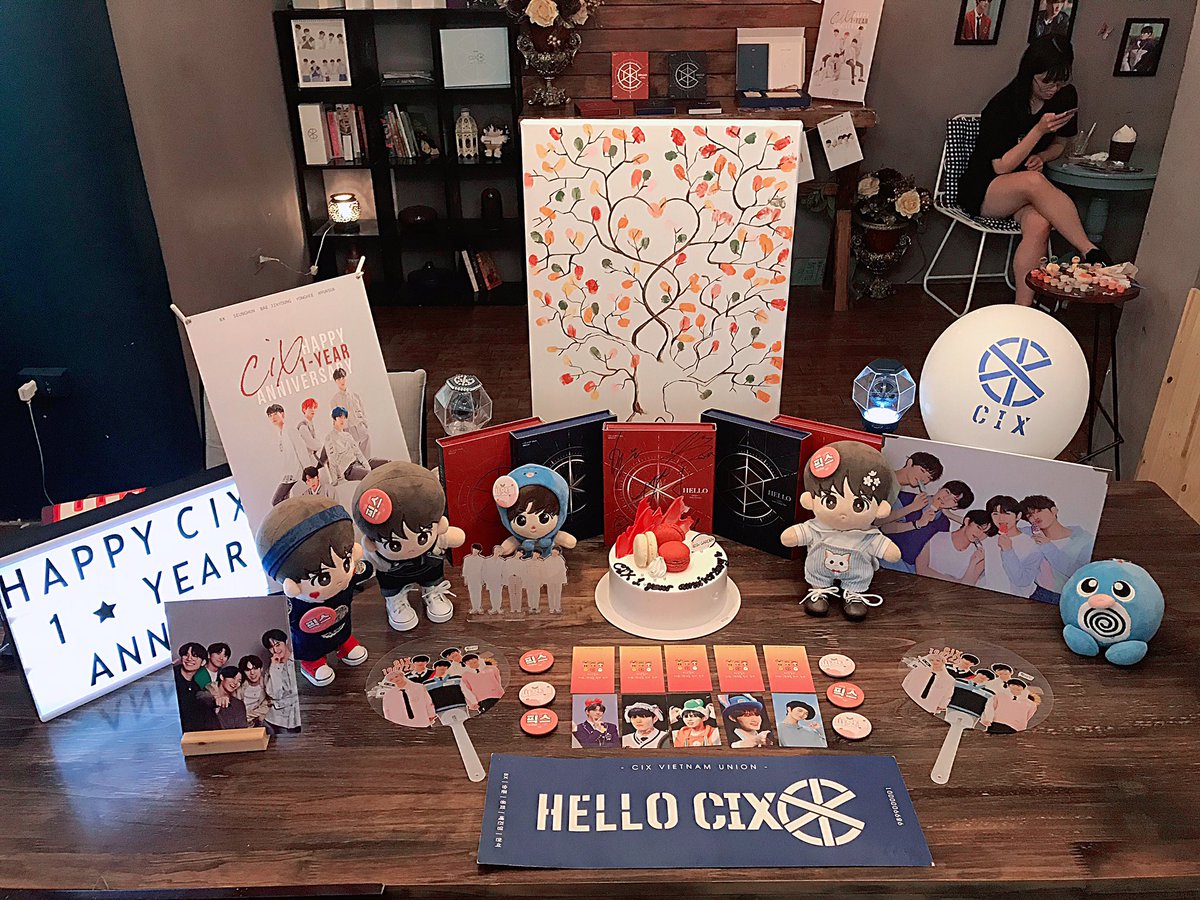 CIXVietnamUnion's tweet photo. ⭐️𝑺𝑯𝑶𝑲𝑨𝑲𝑲𝑶 | #𝑪𝑰𝑿 1-𝒀𝑬𝑨𝑹 𝑨𝑵𝑵𝑰𝑽𝑬𝑹𝑺𝑨𝑹𝒀  | CAFE EVENT  

#안녕_씨아이엑스_1주년
📍 HANOI
#HELLO_CIX_1YEAR
@CIX_twt @CIX_Official https://t.co/hJPU7bvM0u