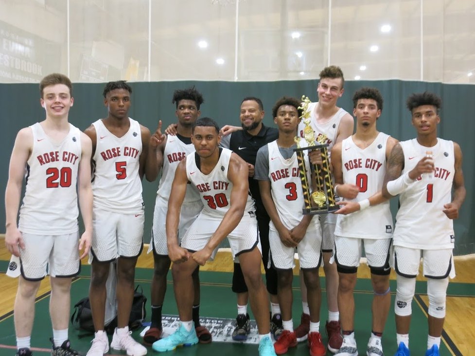 PrepHoopsOR's tweet photo. Flashback - on this date two years ago at @HoopSalem.

@RoseCityRebels @hoopdreamsbball @AaronDeloney @22rankins @_AlexSchumacher @josh_angle11 @PellicciTucker @KibongeRawlins @jorell1300 https://t.co/CFblBmU7pP