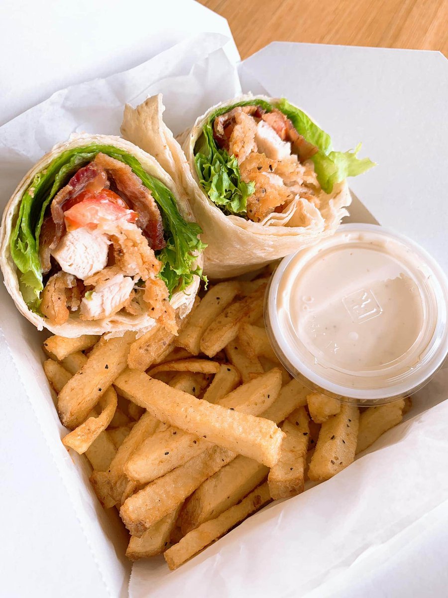 diamond_AD920's tweet photo. Wednesday Special🥳
Chicken Bacon Ranch Wrap with fries $8🌯

-Crispy chicken
-Hickory smoked bacon
-Buttermilk ranch
-Shedded jack cheese
-Lettuce 
-Tomato
-Tortilla wrap 

Fresh hand cut fries 🍟 

Perfect to grab and go🏃‍♀️ 

Sanitation station at front door 🚪 

📞920-455-0893 https://t.co/5VoDjEOFaX