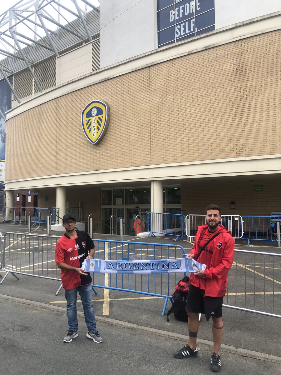 LeedsEverywhere's tweet photo. All the way from @Newells_en it’s @nachobattilana to support Marcelo Bielsa and Leeds tonight! #lufc #LeedsEverywhere #champions https://t.co/pPoOl5Vjba
