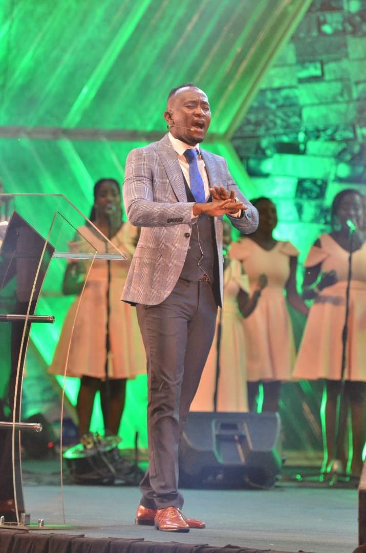 TheWiseMan0001's tweet image. They won't spare, not even you Oh Pastor if you won’t be in sync with the Prophet of God. It is getting Hotter, and brighter.
#IsThereNotaCause
#ProphetElvisMbonye
prophetelvis.com