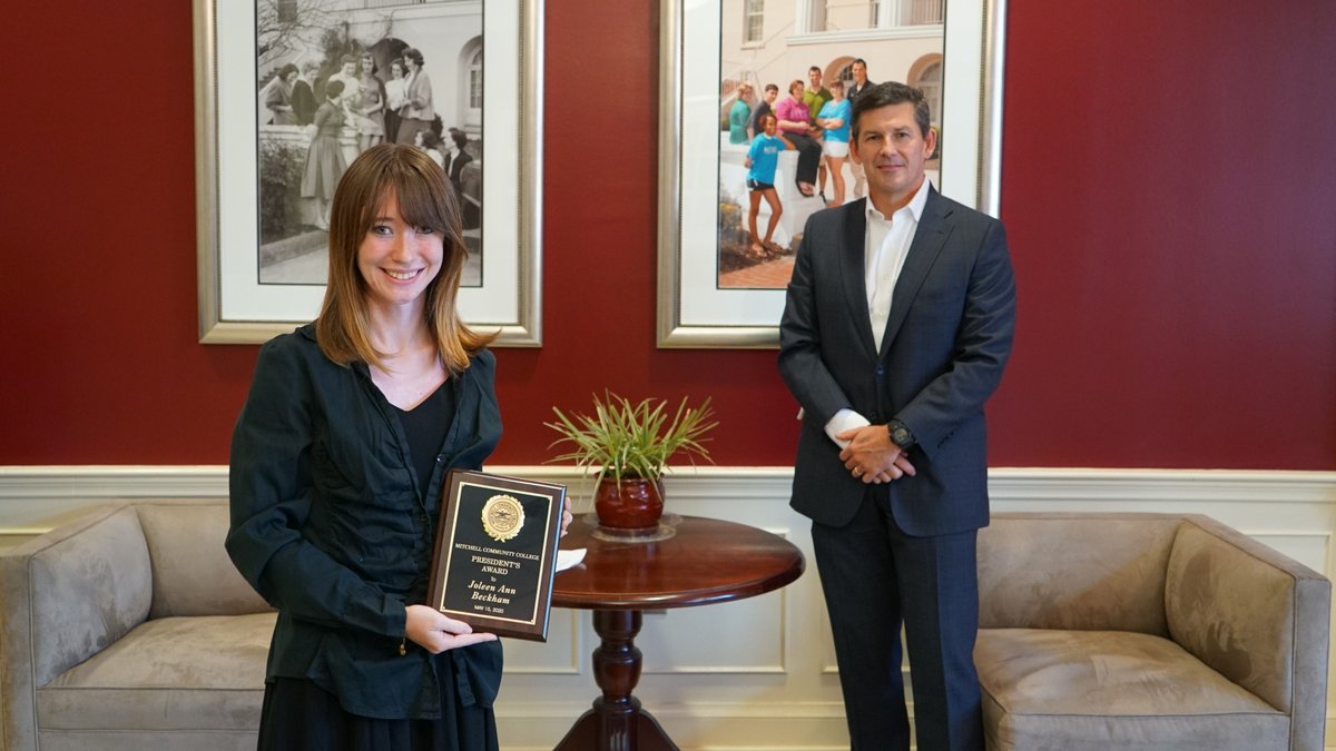 MitchellCC_NC's tweet photo. Congratulations, Joleen, on being honored with the 2020 Presidents Award! We are so incredibly proud of your accomplishments, and can’t wait to see what your future holds! #MitchellGrad #MitchellAmbassadors https://t.co/kUANePtLKO