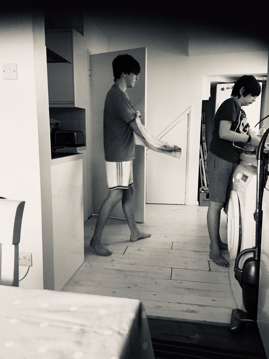 FionaHayllar's tweet photo. Life skills - #washingup #dryingup #summerholidays #family https://t.co/3rNbdrq0Sb