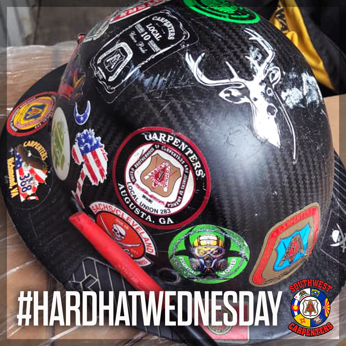WSCarpenters's tweet photo. This week's #HardHatWednesday submission comes from @EASCarpenters #Local205 member, Jonathan Fearn. Thank you for sending us your #HardHat picture and for representing #Essential #UnionCarpenters with pride!
#SWCarpenters #Wednesday #HardHatWednesdays #UnionStrong #UBC #Unity https://t.co/4n4V0s0Pn3