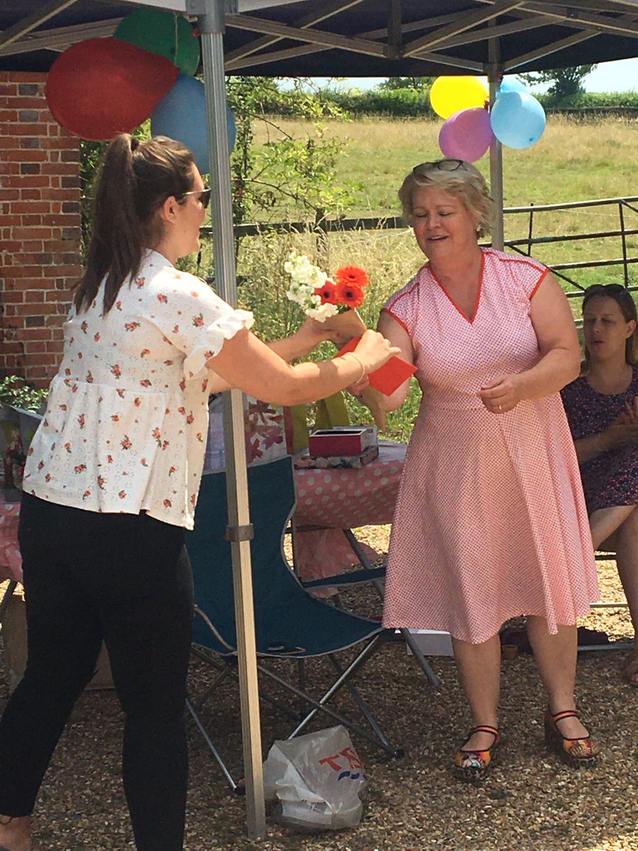 MarianneMorti13's tweet photo. @Southern_NHSFT @WSchoolNurse @hants_north thank you Andover and Winchester school nursing team for supporting the Northwest immunisation team over the last 5 weeks. 2200 pupils vaccinated. #stars #VaccinesWork https://t.co/AuDe2Xkm0B