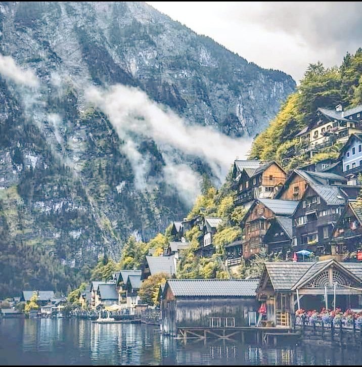 blackforestxy's tweet photo. #Hallstatt is a village on Lake Hallstatt's western shore in #Austria's mountainous Salzkammergut region. Its 16th-century Alpine houses and alleyways are home to cafes and shops.

#Travel #Traveling #WednesdayWisdom #10YearsOf1D #10YearsOneDirection #bbnajia2020

ctto https://t.co/WQBP6l8yGP