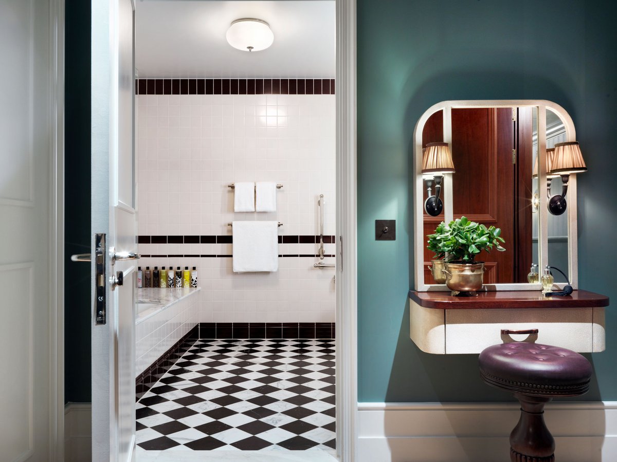 FitzroyofLondon's tweet photo. We designed a range of products with period styling for a luxury hotel in Poultry, London. The design brief required brassware for the accessible bathrooms, that were in keeping with the Edwardian features of the hotel, making the space feel luxurious for staying guests. https://t.co/7BSDESE1ew