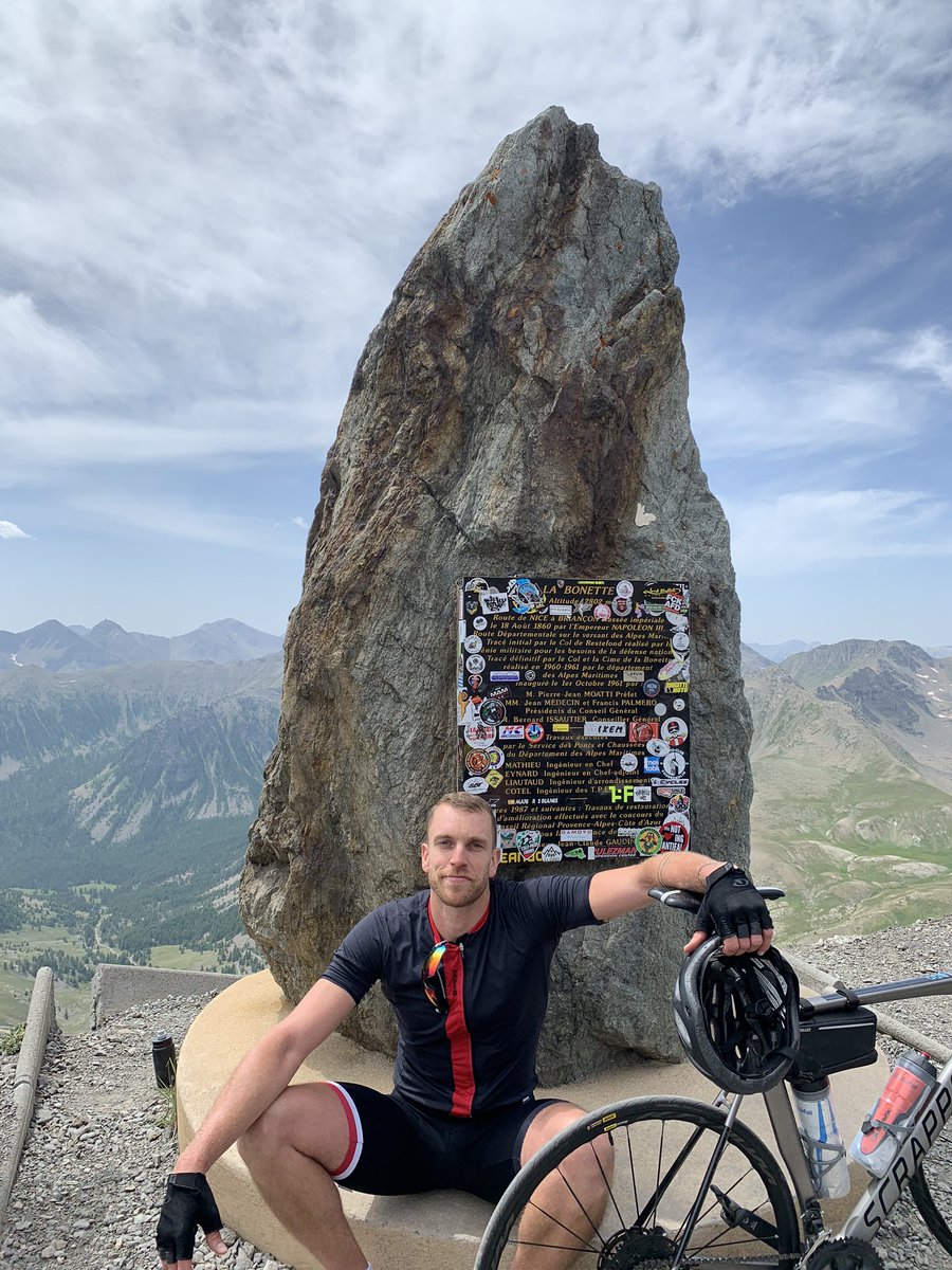 SoFrenchProd's tweet photo. Souffrance supérieure. Cime de la bonnette, 2802 mètres. 2h22 d’ascension. 6 étapes sur 7 de validées. Je vois le bout. #veloextra https://t.co/DNrPT4ag2N