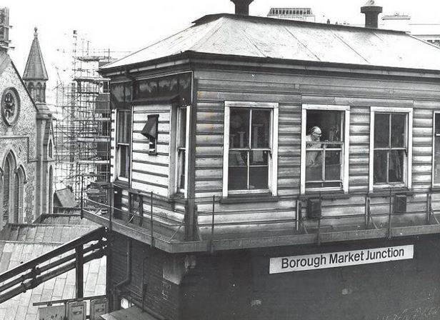 Among the sadness from everyone who has worked at this signalling centre is the knowledge that the railway is always evolving, and when London bridge box opened it took with it some smaller boxes, including the busiest in the country...Borough Market Jn (pic  @RailwayMuseum ). /2