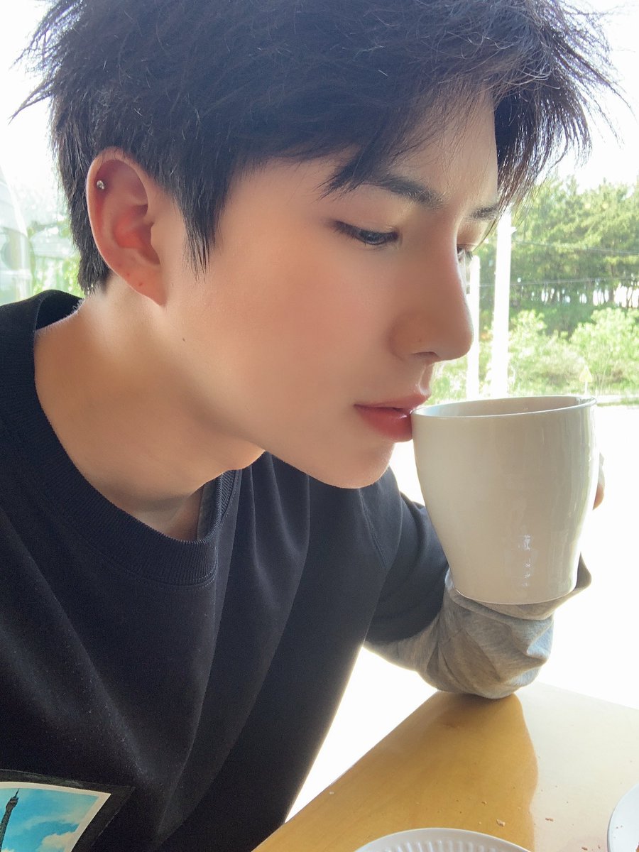 lailamelchett12's tweet photo. Dia de exaltar as qualidades do sehyoon, pq ele não é só esse rostinho lindo e maravilhoso né?... #KingWowday #ACE #CHOICE @official_ACE7 https://t.co/P4MCMsdxoj