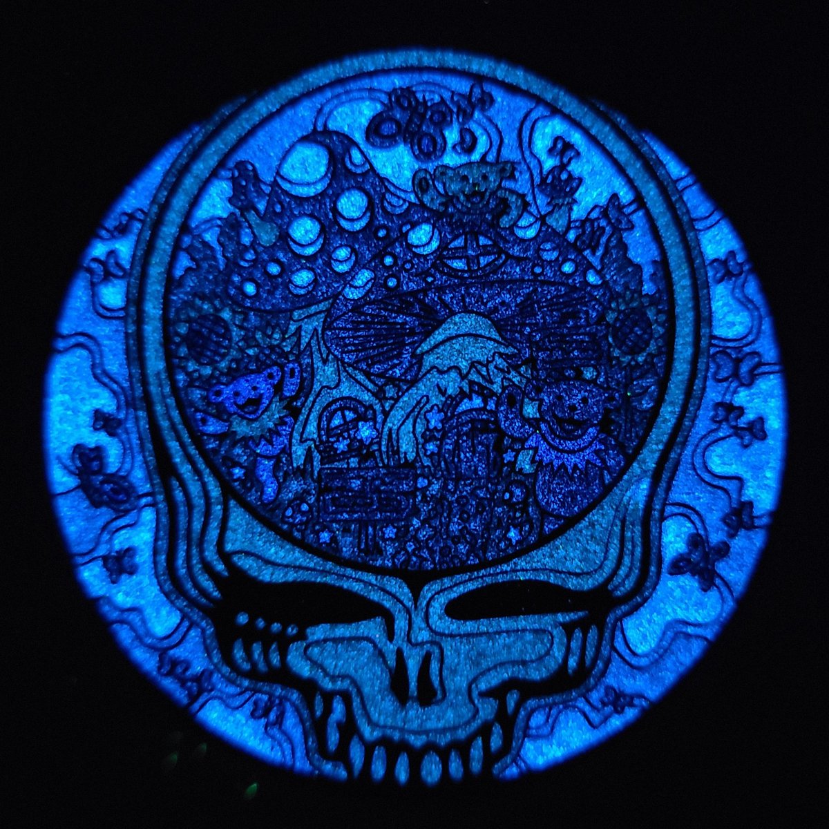 Pinpokalypse's tweet photo. Steal your mushroom village glow pins
https://t.co/WklOXl3PWg
#stealie #hatpins #gratefuldead #deadhead #pins #pinning #pinnation #forevergrateful #mythicalmerch #pinpokalypse #mushrooms #trippyart #psychedelicart #glowpin #deadnco https://t.co/WE6DsdNGRR