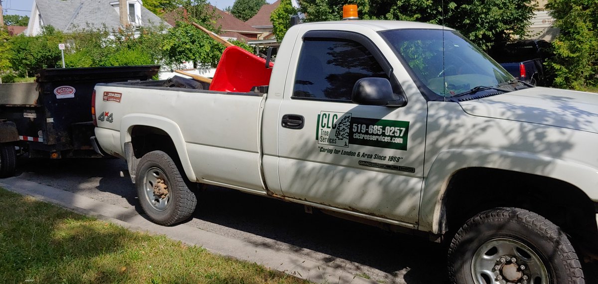 CLCTREESERVICES's tweet photo. After the #onstorm this past weekend, @CLCTREESERVICES has been on #stormcalls all week. We apologize to anyone who had #treeservices work scheduled, but #emergencytreework always takes precedence. We will get back to the schedule as soon as possible!
#ldnont https://t.co/AhhS05qtB9