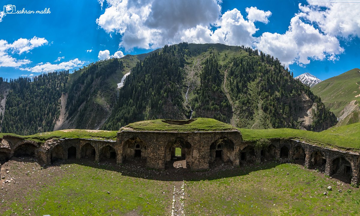 THREAD'Aliabad Sarai’ was one of the 14 Sarai's (halting stations) on the route between Lahore to Srinagar(Mughal Road). Emperor Jahangir got it constructed in the last leg of 16th century. He had ordered an Iranian engineer Ali Mardan Khan for its construction.(1/n)