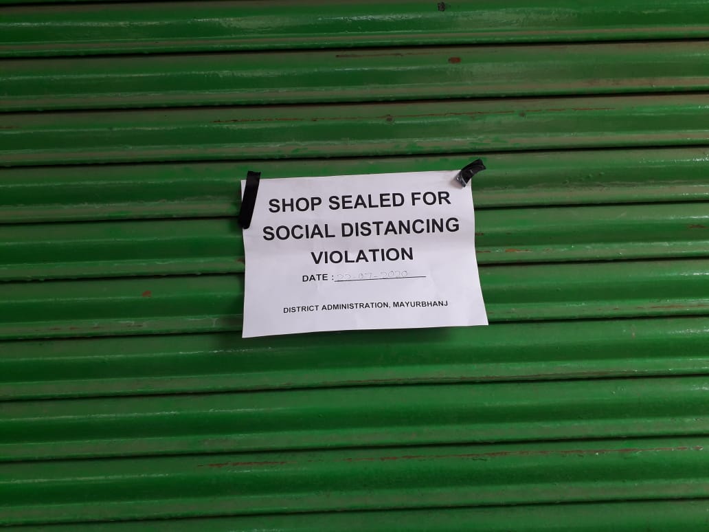 DM_Mayurbhanj's tweet photo. SubCollector Baripada team, alongwith police sealed Sahu Auto Parts shop, in Baripada Municipality, for violation of social distancing norms.

@CMO_Odisha 
@rvineel_krishna https://t.co/msxvGEvKql