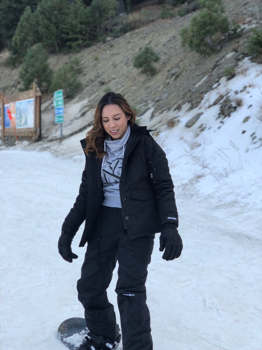 La__Normiss's tweet photo. Can’t wait for this year’s season! 🏂 https://t.co/9NlgRzQpyo