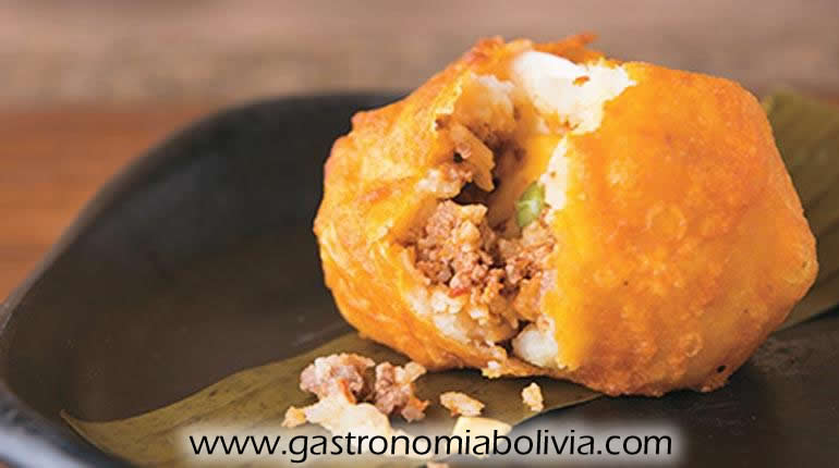 Vanzlubel's tweet photo. @MaxPower1737 @NetflixLAT Vota por un rellenito de papa 🇧🇴🙏
Tiene carne molida, con verduras, envuelta puré de papa y frita.
Para acompañar puede se usa ensaladas de tu gusto 🥰 https://t.co/FVnm6FJdCM