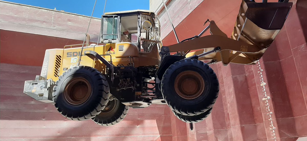 السلام عليكم ....
اليوم الأربعاء 22/7/2020 تم الأنتهاء بحمد الله وفضله من تفريغ باخرة الصويا  NORDIC NANJING ...
وهذه فترة راحة في أحد العنابر المكتمل مع الرايس عمران العيدي وباقي الشباب قبل الخروج من الباخرة ...
فتحية لمن يصنعون الحياة ...