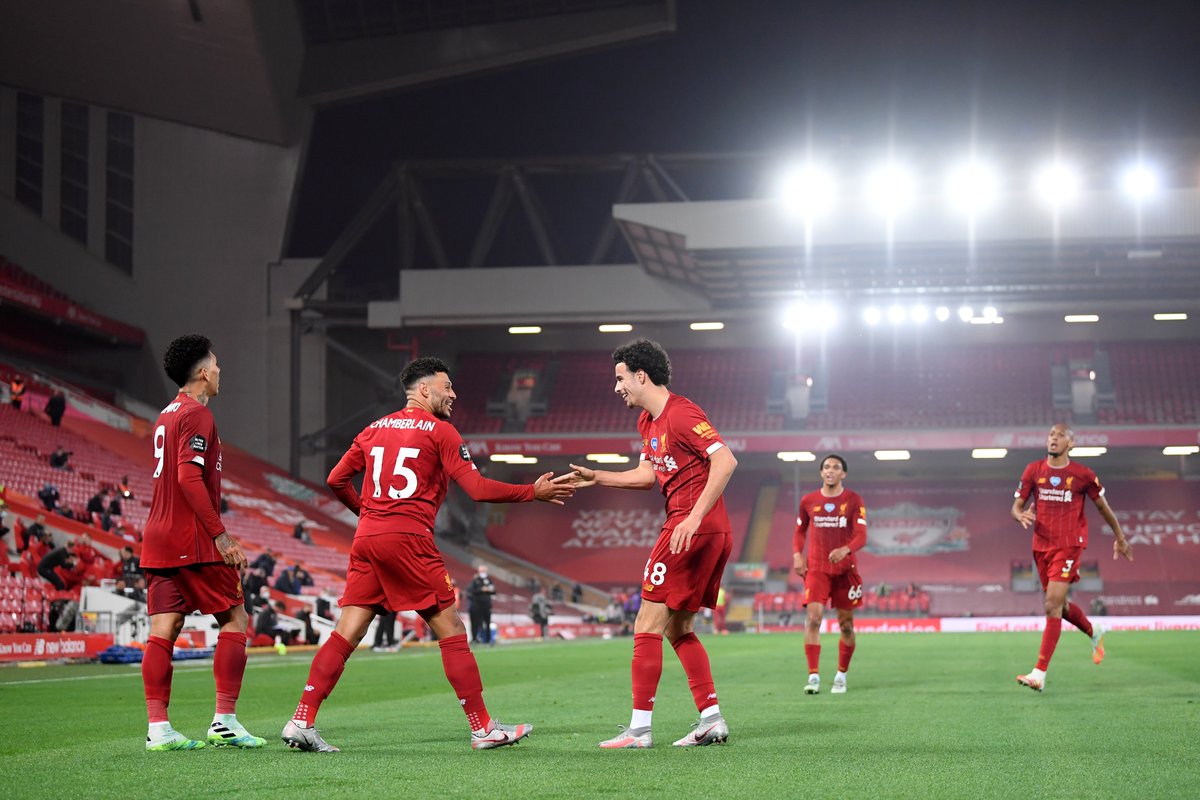 footballontnt's tweet photo. Played: 1️⃣9️⃣
Won: 1️⃣8️⃣
Drawn: 1️⃣
Goals: 5️⃣2️⃣

Liverpool go a third straight season without losing at home in the Premier League 🏰 https://t.co/kelxPzbjiM