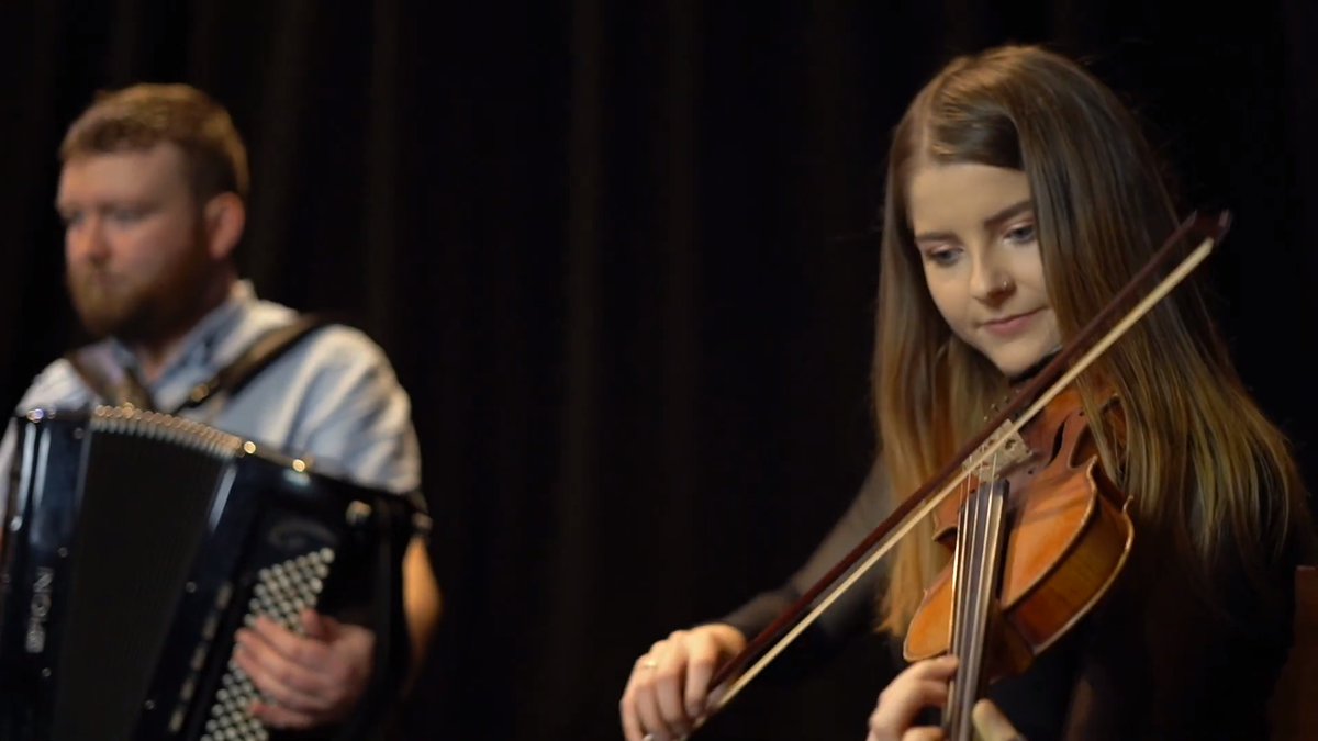 YnChruinnaght's tweet photo. We're 15mins away from the start of the free trad music session in @NoaBakehouse.
Led by the incomparable @islacallister, this is NOT to be missed!
#isleoman #ceol #kiaull https://t.co/NmcEXtEkHx