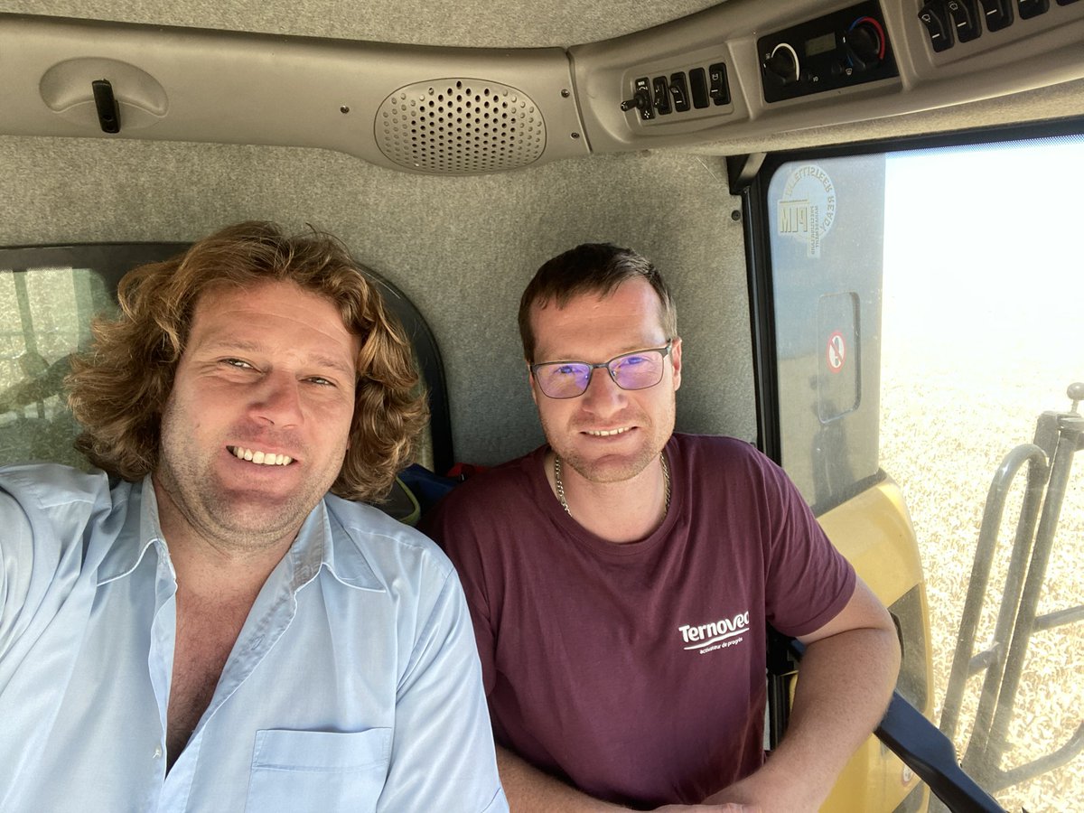 olivier_simeon's tweet photo. Julien Siméon maire de REGNY à lui aussi fait son tour de CX 7080 #invitetonmaire https://t.co/wwyZIIRhQg