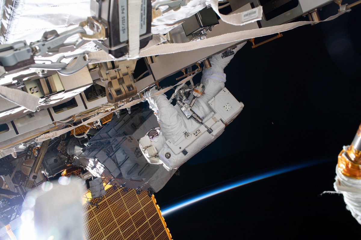 Space_Station's tweet photo. .@Astro_Seal completed his fourth spacewalk this year on July 21 for a total of ten spacewalks throughout his NASA career. More... https://t.co/cpdfeCKKzn https://t.co/oQkjzHWKDN