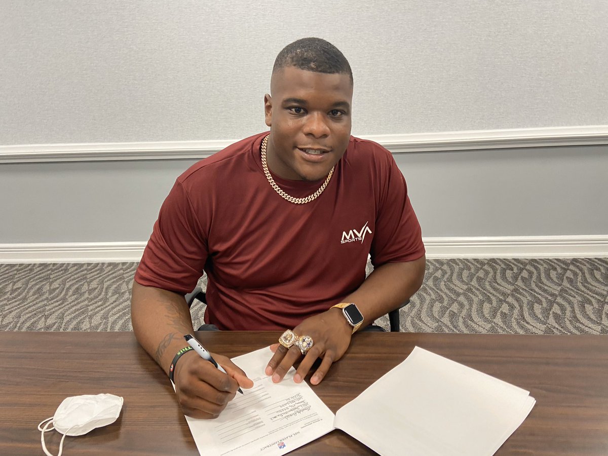 mickeymcgill's tweet photo. Congrats @saahdiq on signing your first NFL contract!!! https://t.co/QDU6DJZnbm