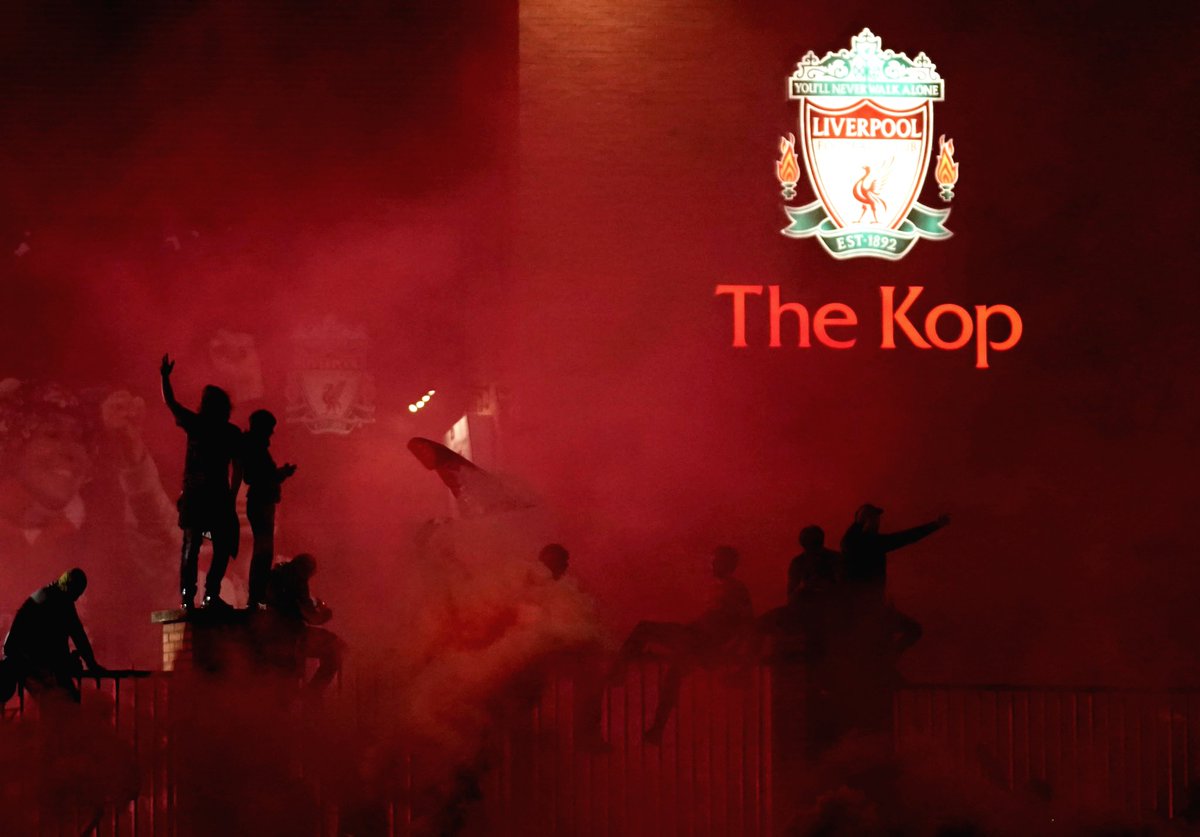 _RedsReport's tweet photo. The incredible party at Anfield to celebrate the Liverpool Premier League title 🎉🏆

#LIVCHE #LFC 🔴 https://t.co/gxfQfs3717
