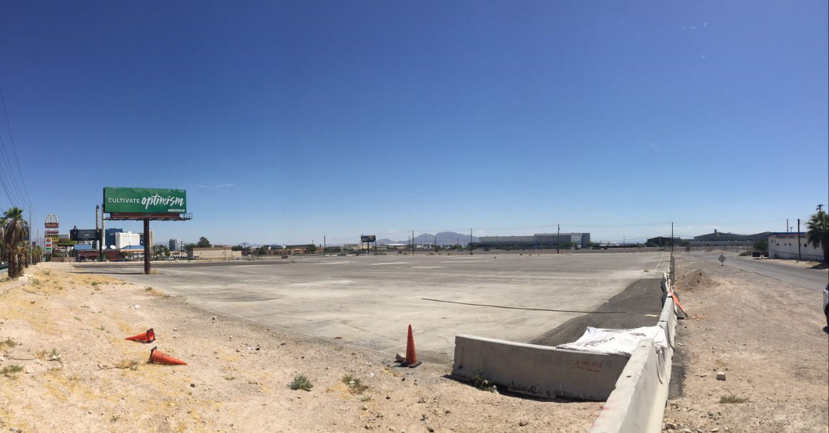 dspinv13's tweet photo. Live shows are on hold due to #COVID19 but that hasn't stopped @JayOwenhouse from pushing plans for a circus magic show... with #tigers... in a tent... next to McCarran airport. Zoning commissioners' approval comes despite animal advocates' and @ClarkCountyNV staff opposition. https://t.co/tmV5tdFMWk