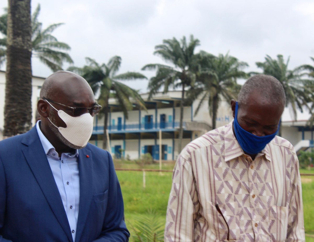 "Je suis très heureux de votre visite pour deux raisons : 
1-nous n'avons pas eu besoin de vous inviter
2- cela montre votre intérêt pour la cause des  enfants"
Les mots de Monsieur le Proviseur du Lycée Classique d'Abidjan 
#CIV #ci225  #bacciv2020 #cocody