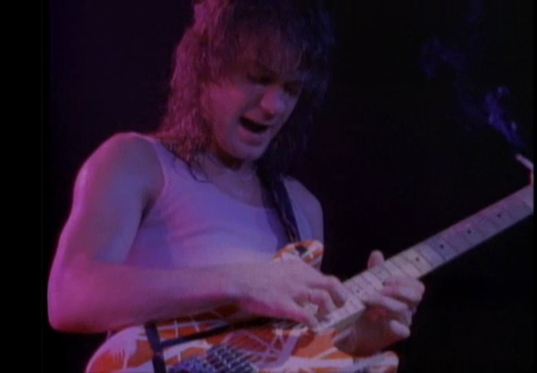 younakaEVH's tweet photo. 私が崇拝する永遠の師匠。
#eddievanhalen
#livewithoutanet
Eddie Van Halen Solo. Live Without a Net (Eruption) https://t.co/nbOlAhbUi7 @YouTube https://t.co/LWJpnNXVRh