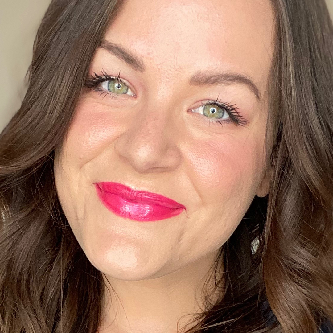 senegence's tweet photo. Fuscia LipSense is back, back, back! 💋 This vibrant pink shade is eye-catching and will boost your mood all season long.
Featuring Jessica Kitchen
Which Gloss would you pair with it?
#mysenelook #lipsense #hotpink #pinklips #hotpinklips #brightlips #boldlips #cosmetics https://t.co/JYZhbHxDNI