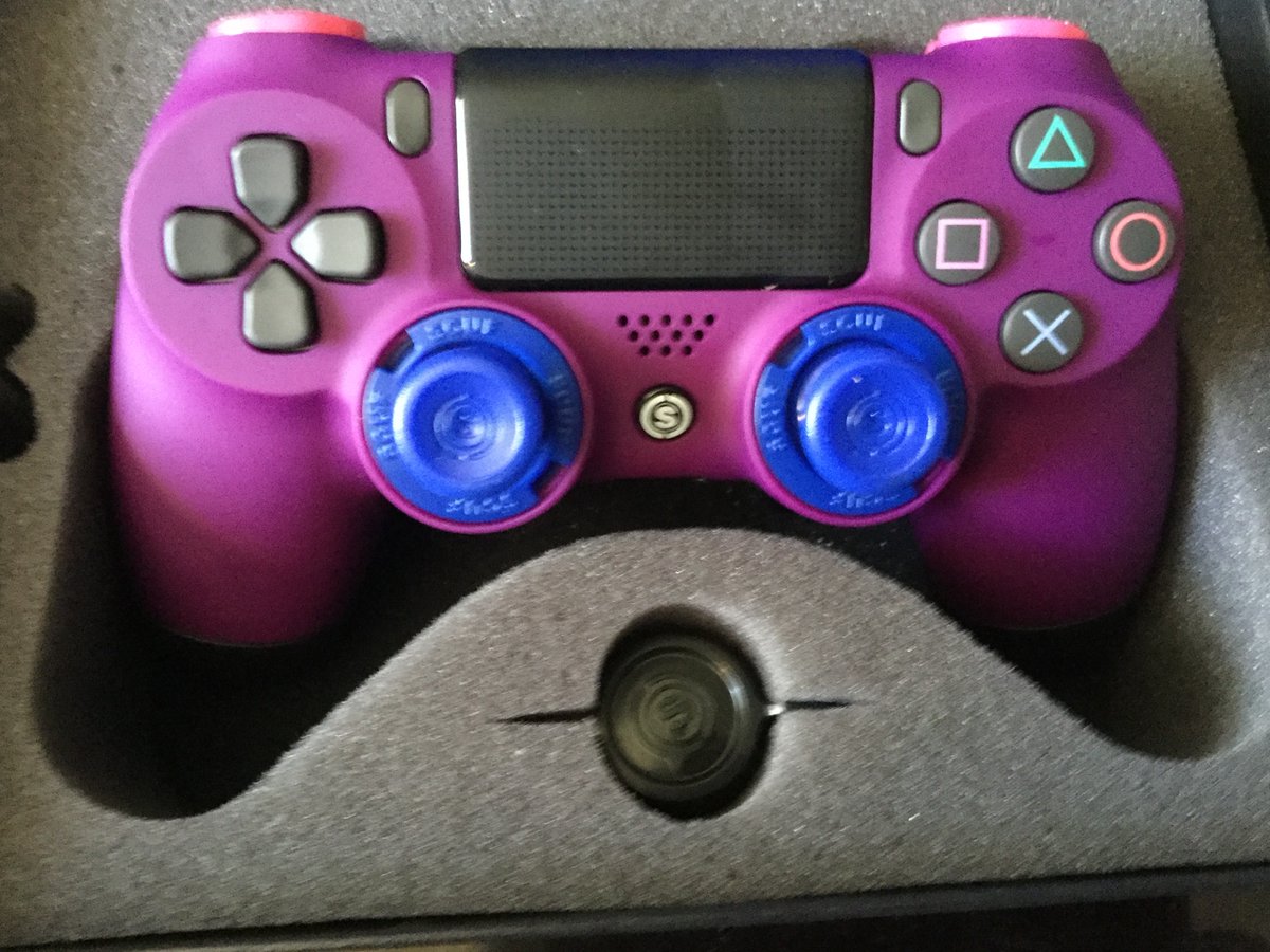 TimeExAura's tweet photo. So my ps4 baby came today... so far amazing week. https://t.co/CdCj2XUxeB