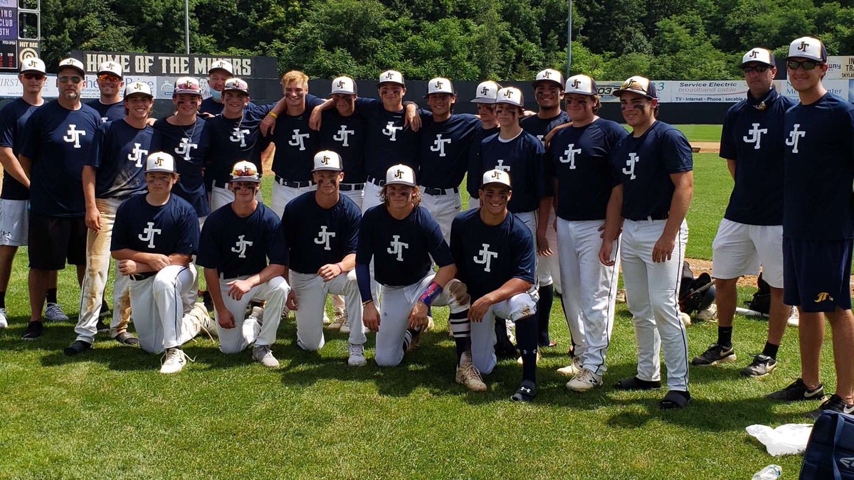 jthsfans22's tweet photo. Congrats to the boys baseball team and all the coaches for doing so well in the Last Dance Tournament! Best of luck to all the seniors!⚾️ https://t.co/5f7e2H9txF