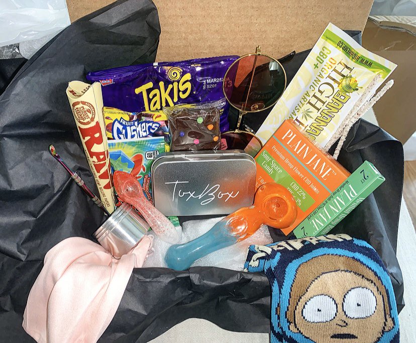 TryToxBox's tweet photo. 6 August boxes left! Order while you can!  

https://t.co/mPYg2feZhe #CannabisCommunity #cbd #hemp #snacks #RickandMorty #raw https://t.co/Ux3xqqzuWy