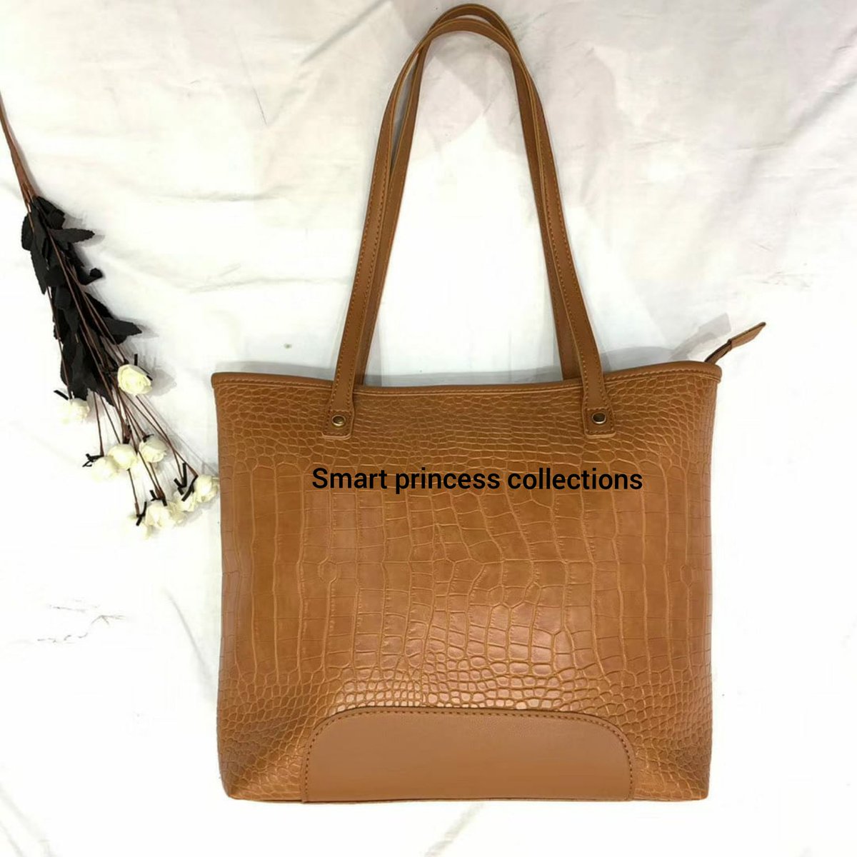 SmartPrincess18's tweet photo. 💥Super high quality tote bag💥Well partitioned💥Can fit a laptop💥ksh 2,000 #handbags #handbagsonline #handbagstyle #totebag #fancybags #classylook #classybag #nairobitrends #qualitybags #nairobifashion #ladiesfashion #254memes #nairobikenya #affordabletotebags #smartprincess https://t.co/LwrVqgeERw