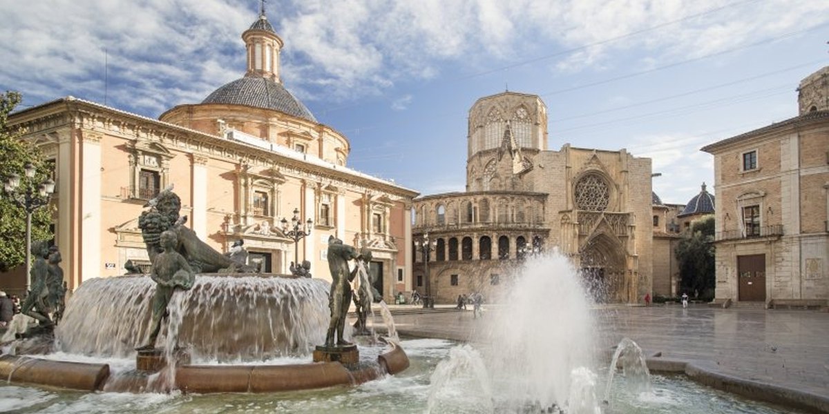 La Concejalía de Turismo del Ayuntamiento de València organiza, en colaboración con la Asociación de Guías Oficiales de la Comunitat Valenciana, rutas turísticas dirigida tourismvalencia.com/turismo/valenc…