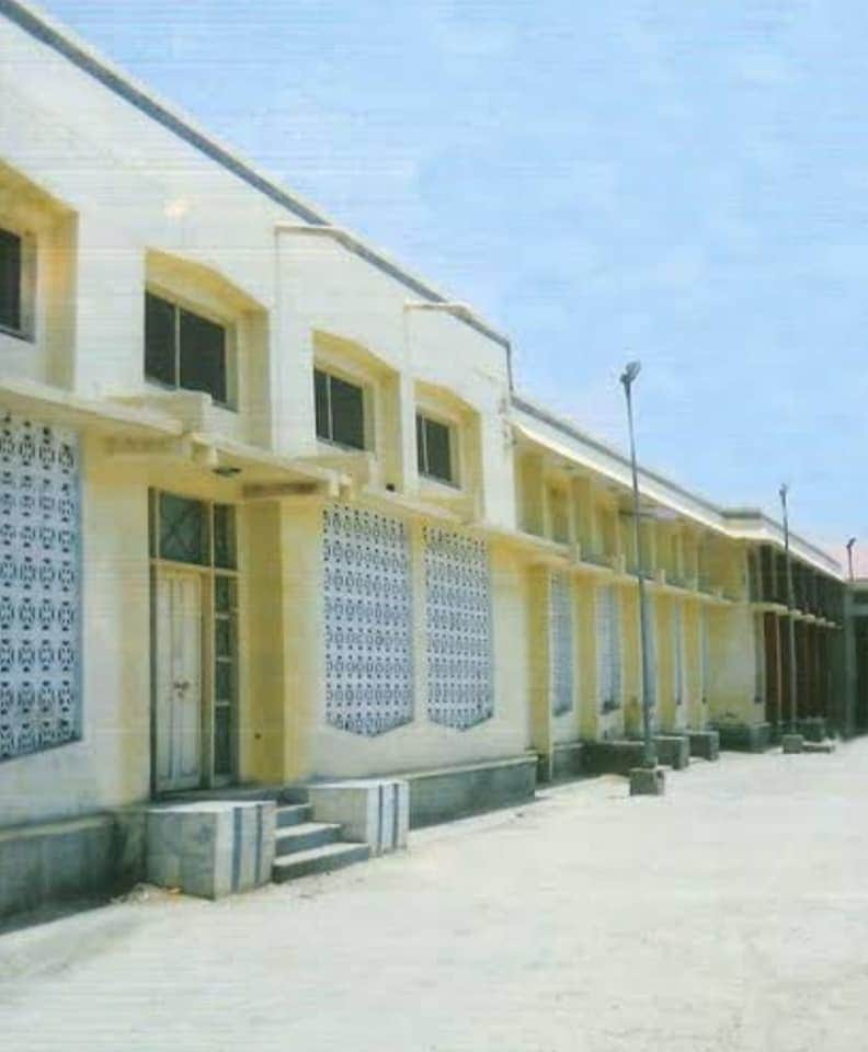 nsabbasiOff's tweet image. چلو چلو لاڑکانہ چلوجہاں مریضوں کا کوئی پرسان حال نہیں لاڑکانہ سول اسپتال کی مجموعی بجٹ 3 ارب 2 کروڑ 15 لاکھ 34 ہزار 410 روپے ہےسندھ حکومت اتنی کثیر رقم لاڑکانہ کے شہریوں کی صحت پر اسپتال انتظامیہ کو سالانہ فراہم کررہی یہ رقم کہاں اور کیسے خرچ ہورہی ہے؟؟