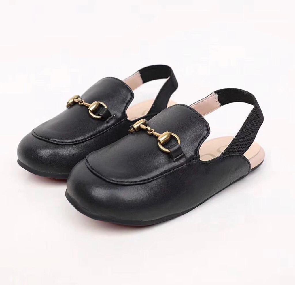 pholu_now's tweet photo. Lick your screen 💋 😜
This can be yours before Sallah for just #13,000.
#menmules #numbersapparel #madeinnigeria #bbnajia2020 #abujashoemaker #lagosshoemaker #2020sallah #owambe #weddings #lagosparty #parry #Arewatwitter #arewakids https://t.co/dVrtAApzzy