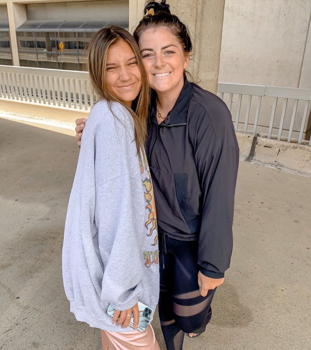 Jaden Hossler Brasil Tchau Tchau Para Os Meus Pequenos Bebes Jade Shellis Jade Shellis Via Instagram