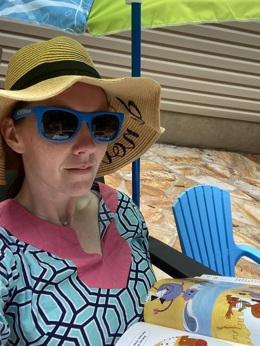 MrsBouldinSTEM's tweet photo. Dress like you’re at the beach day for @LowCountryCsta #CSPDWeekSC Day 3! #CSedSC wishing I was at the real thing but thankful the fun and learning are still happening https://t.co/Ll03IIB8De