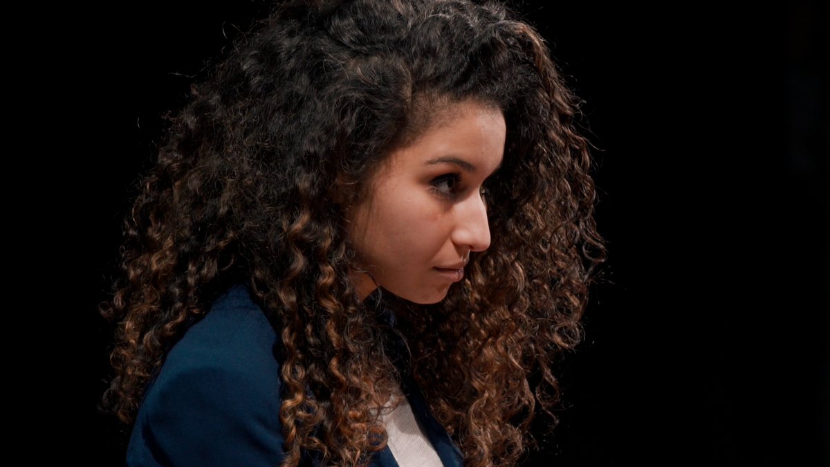 NetflixFR's tweet photo. Chaque année, l’université Paris VIII de Saint-Denis propose un concours d’éloquence, oui comme dans Banlieusards. Et Stéphane de Freitas, en collaboration avec Ladj Ly, en a fait un documentaire. 

“À Voix Haute : la force de la parole” est disponible, et c’est fort. https://t.co/chICFAUzra